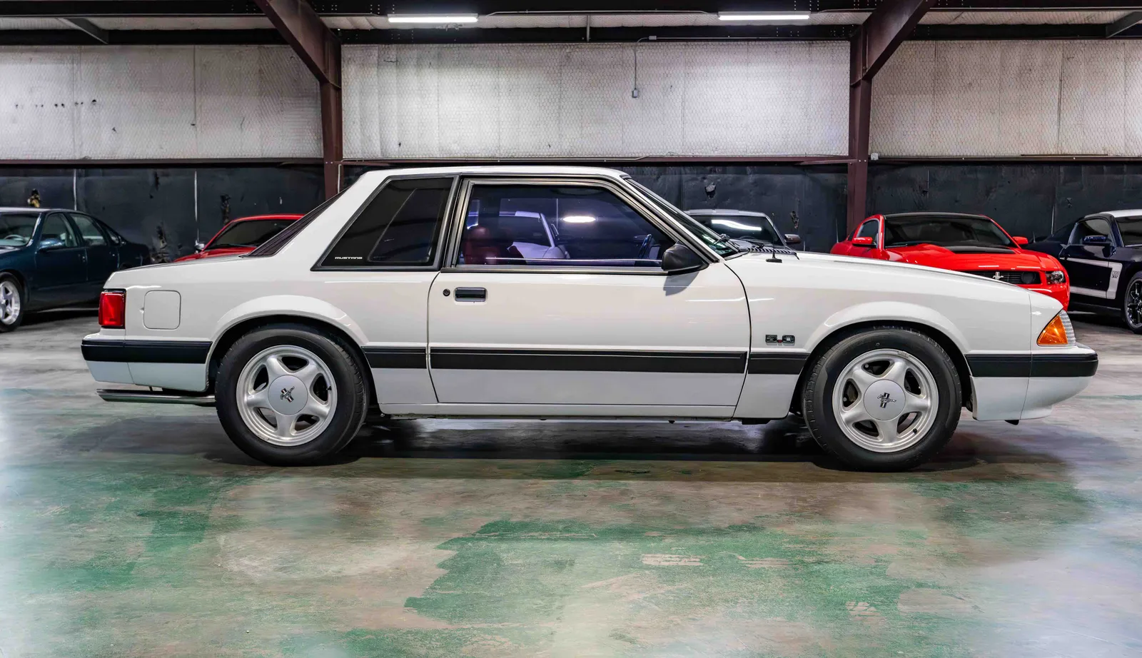 5_1991-Ford-Mustang-Oxford White-107446--38.jpg